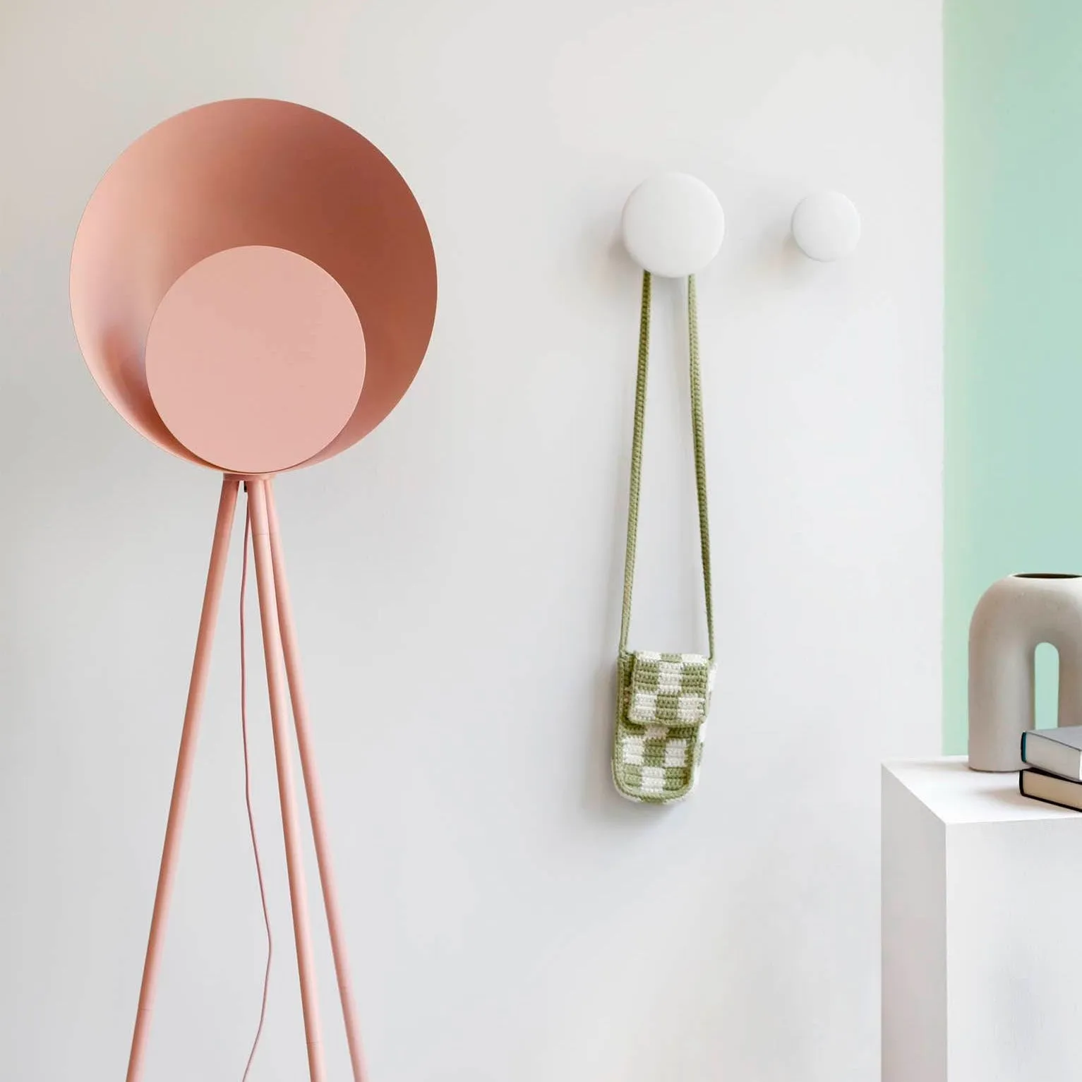 Blossom pink diffuser floor lamp